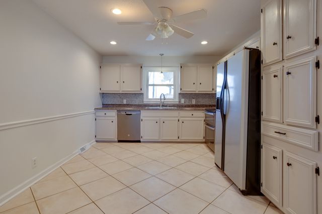 788 Dejarnette Ln, Murfreesboro, TN 37130