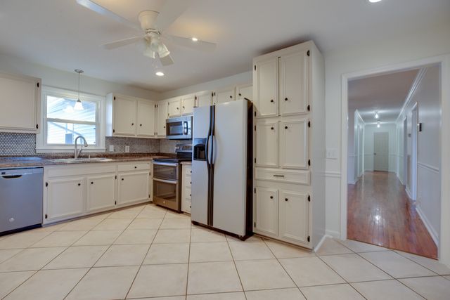 788 Dejarnette Ln, Murfreesboro, TN 37130