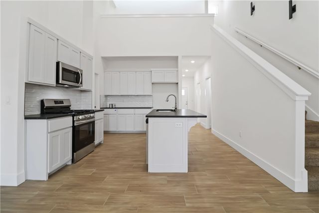 646,648,668,670,672, etc. Sun Meadows Loop, Centerton, AR 72719