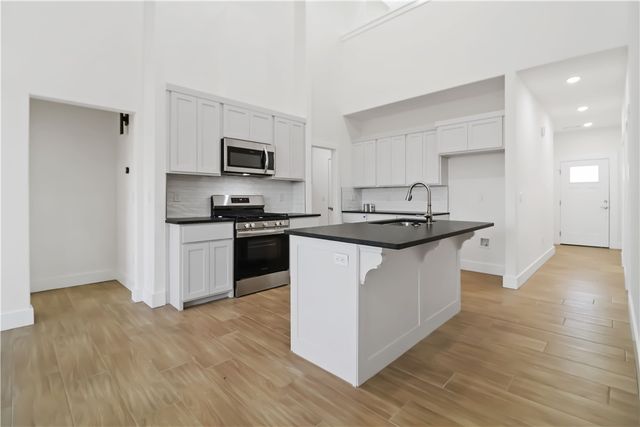 646,648,668,670,672, etc. Sun Meadows Loop, Centerton, AR 72719