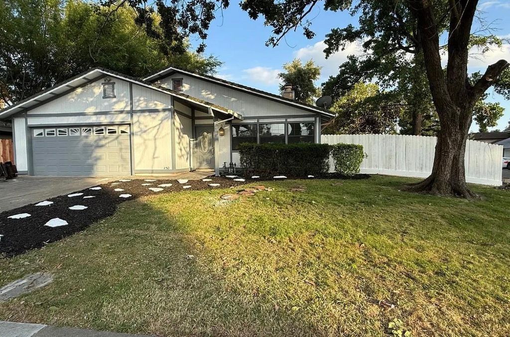 1450 Oak Nob Way, Sacramento, CA 95833
