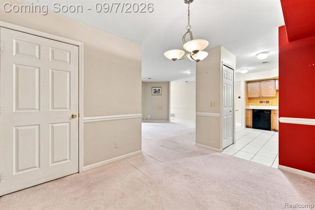 34780 W 8 Mile Road 7, Farmington Hills, MI 48335