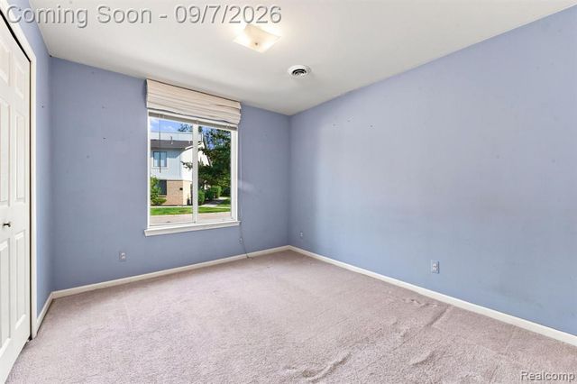 34780 W 8 Mile Road 7, Farmington Hills, MI 48335
