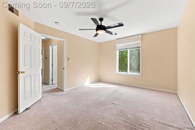 34780 W 8 Mile Road 7, Farmington Hills, MI 48335