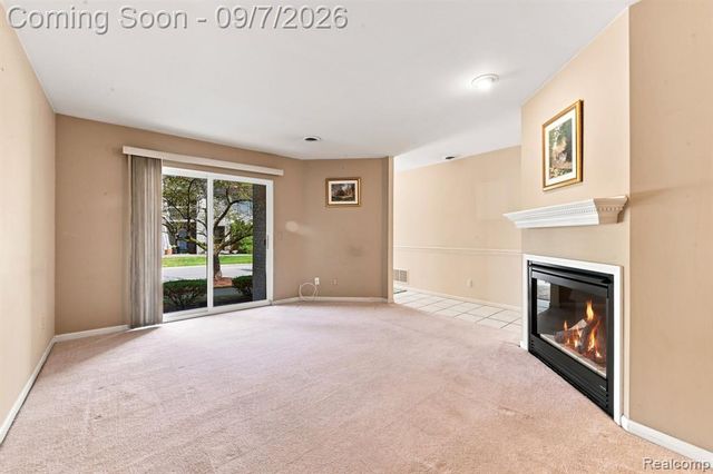 34780 W 8 Mile Road 7, Farmington Hills, MI 48335
