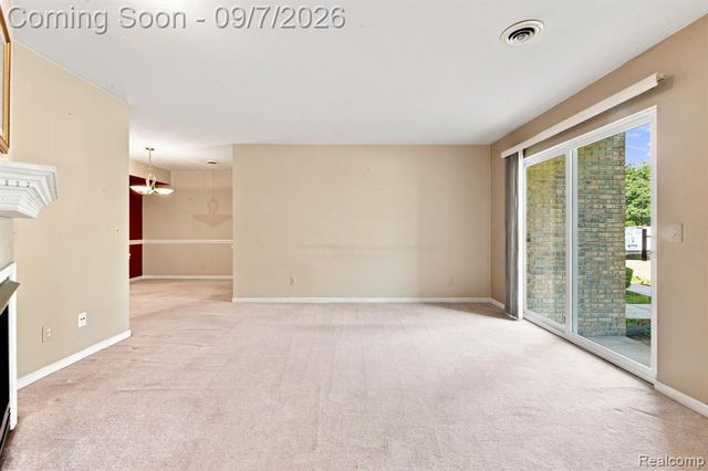 34780 W 8 Mile Road 7, Farmington Hills, MI 48335