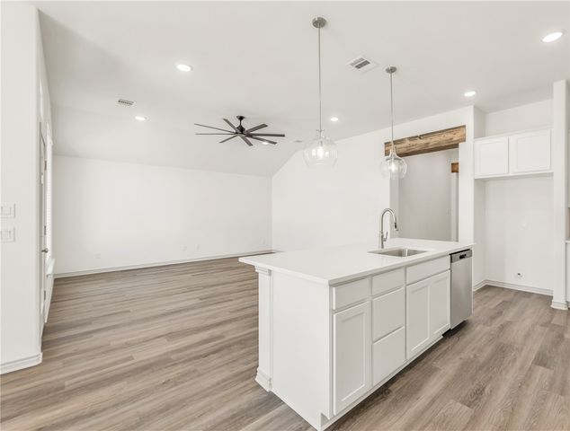 3577 Pointe du Hoc Loop, Bryan, TX 77808