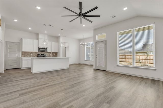 3577 Pointe du Hoc Loop, Bryan, TX 77808