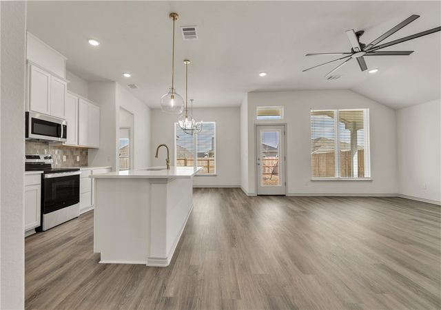 3577 Pointe du Hoc Loop, Bryan, TX 77808