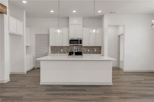 3577 Pointe du Hoc Loop, Bryan, TX 77808