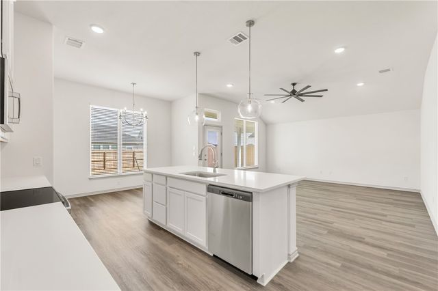 3577 Pointe du Hoc Loop, Bryan, TX 77808