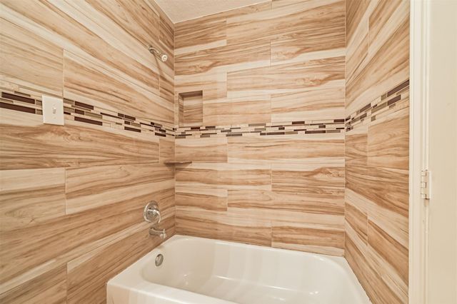 3519 Dry Creek Drive, Pasadena, TX 77505