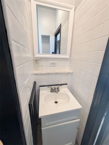 1818 Westmont Ave, Carrick, PA 15210