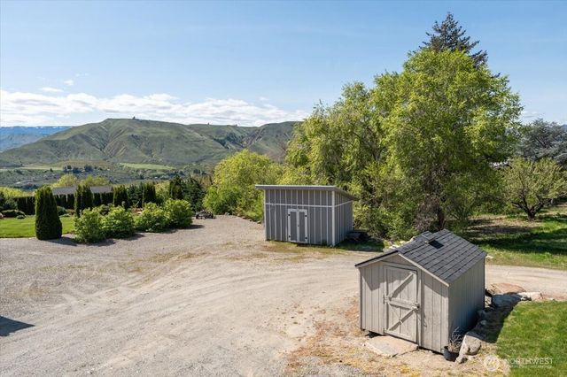 2250 8th Street SE, East Wenatchee, WA 98802