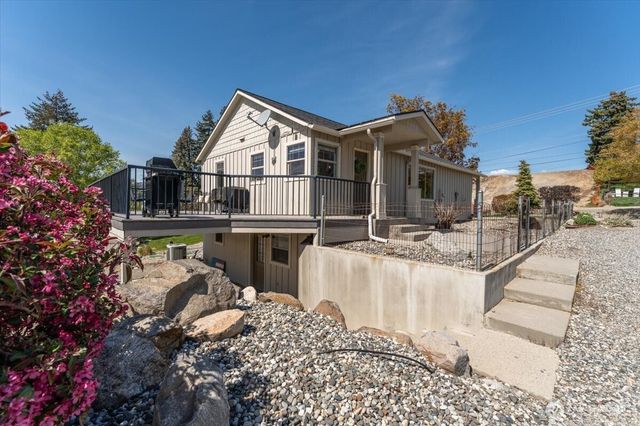 2250 8th Street SE, East Wenatchee, WA 98802