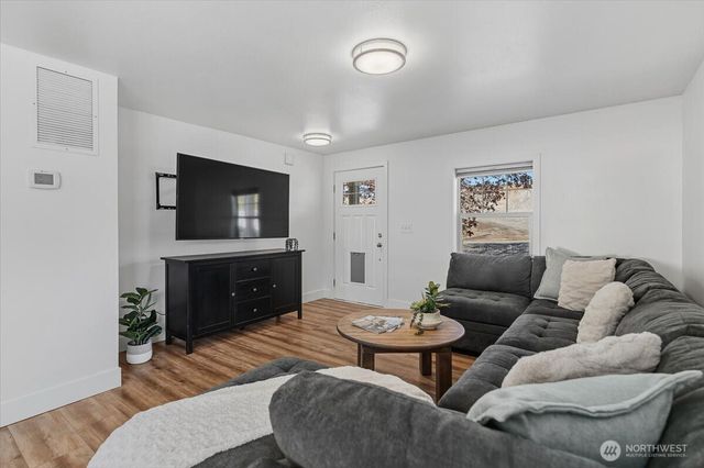 2250 8th Street SE, East Wenatchee, WA 98802