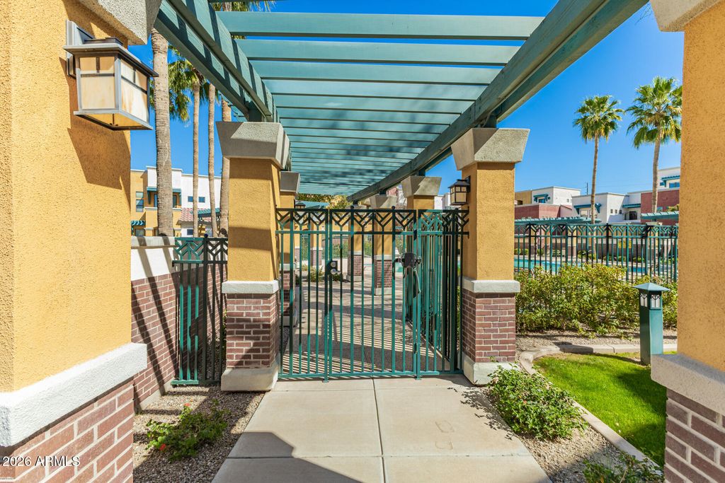 Image 31 of property listing at 123 N WASHINGTON Street 14, Chandler, AZ 85225