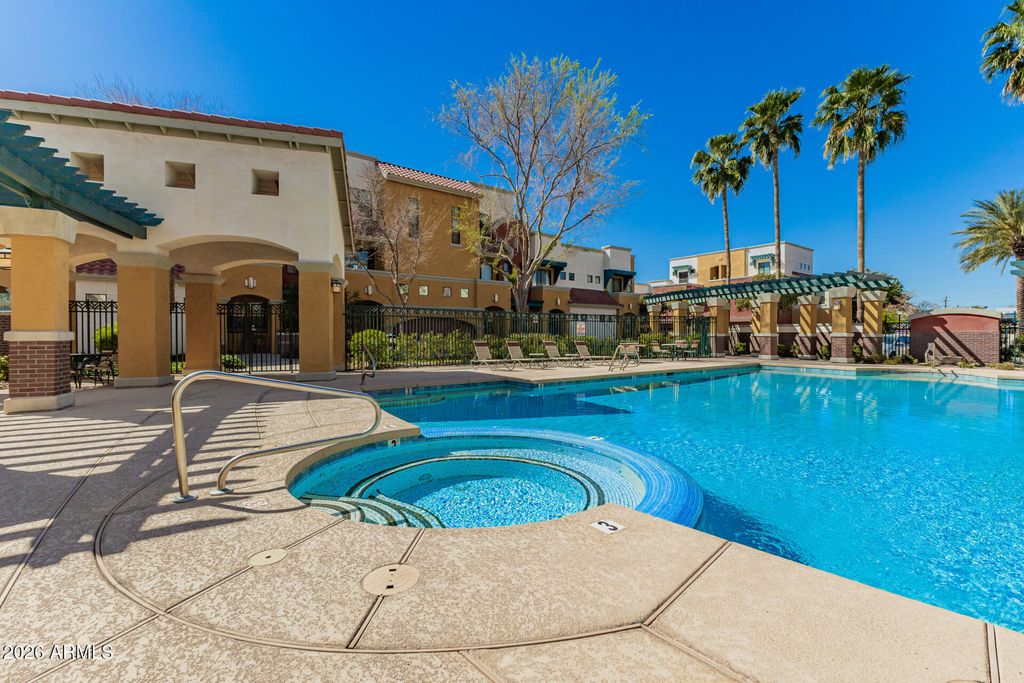 Image 36 of property listing at 123 N WASHINGTON Street 14, Chandler, AZ 85225