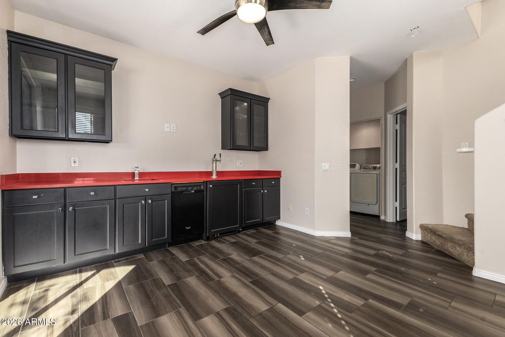 Image 6 of property listing at 123 N WASHINGTON Street 14, Chandler, AZ 85225