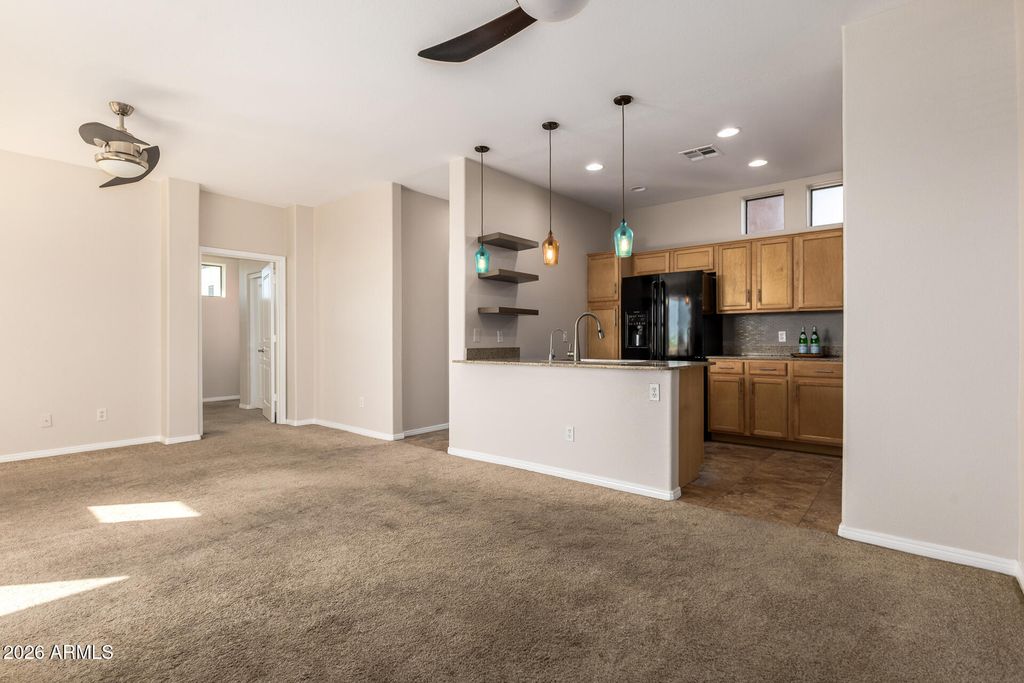 Image 8 of property listing at 123 N WASHINGTON Street 14, Chandler, AZ 85225