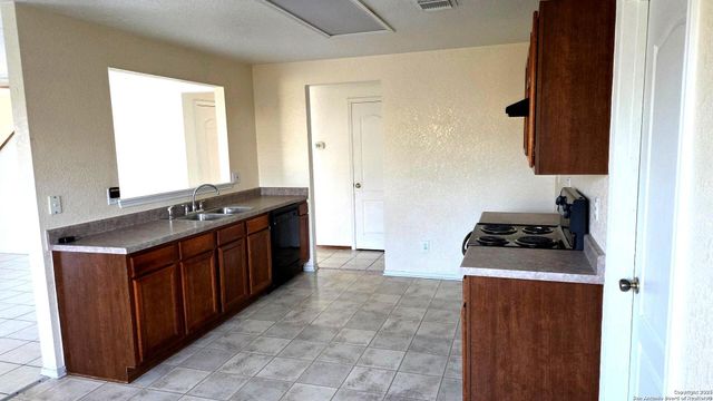 326 Tres Caminos, San Antonio, TX 78245