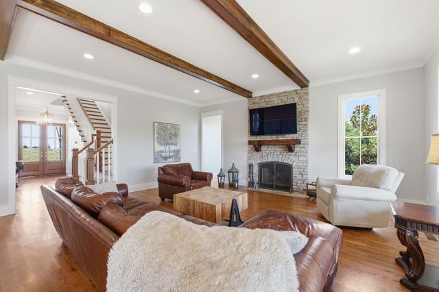 9643 Clovercroft Rd, Nolensville, TN 37135