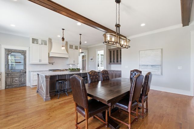 9643 Clovercroft Rd, Nolensville, TN 37135