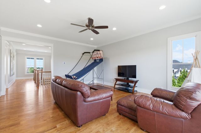 9643 Clovercroft Rd, Nolensville, TN 37135