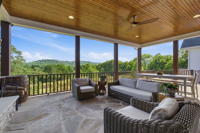 9643 Clovercroft Rd, Nolensville, TN 37135