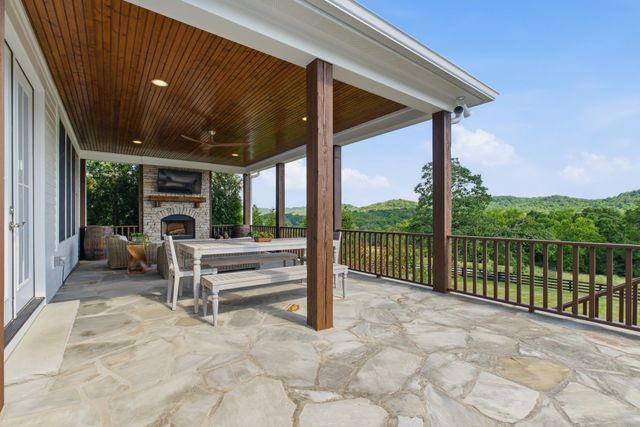 9643 Clovercroft Rd, Nolensville, TN 37135