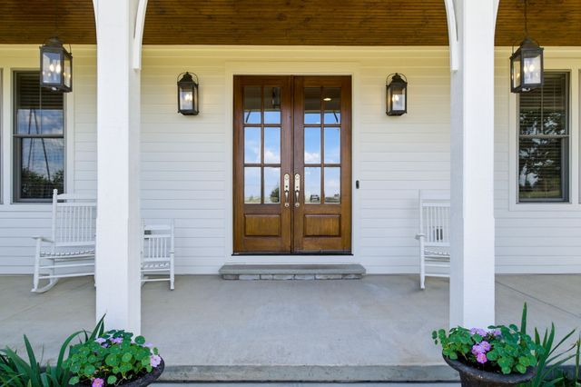 9643 Clovercroft Rd, Nolensville, TN 37135