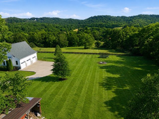 9643 Clovercroft Rd, Nolensville, TN 37135