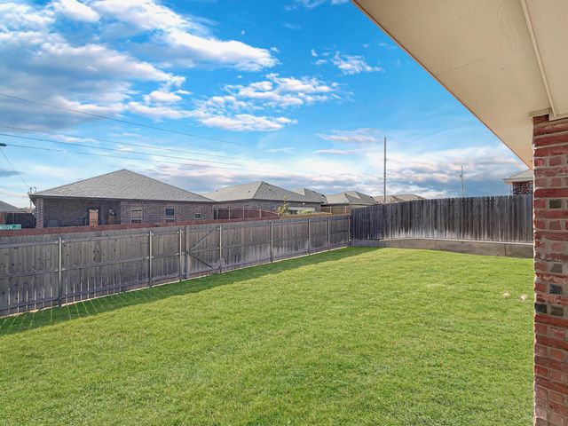 1602 FOX HUNT Avenue, Amarillo, TX 79108