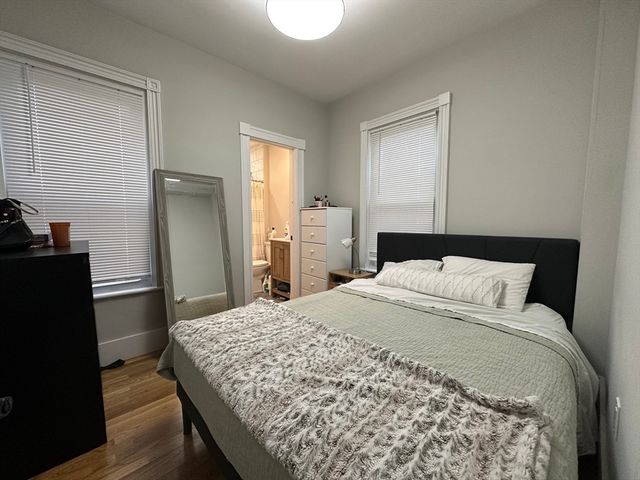 68 L St 1, Boston, MA 02127