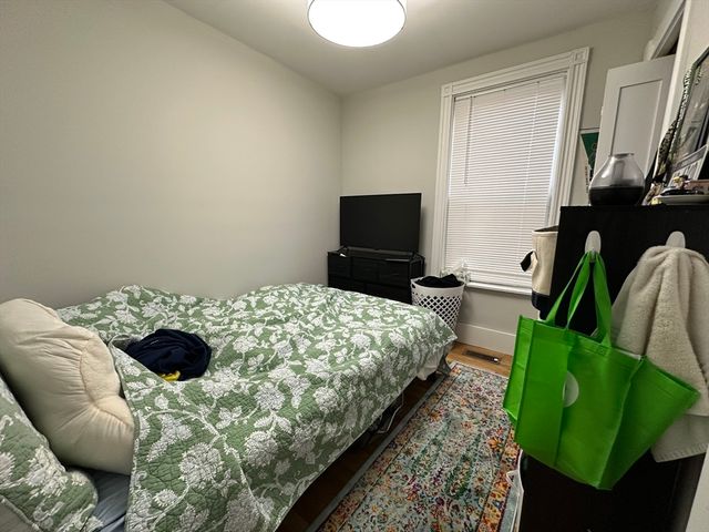 68 L St 1, Boston, MA 02127