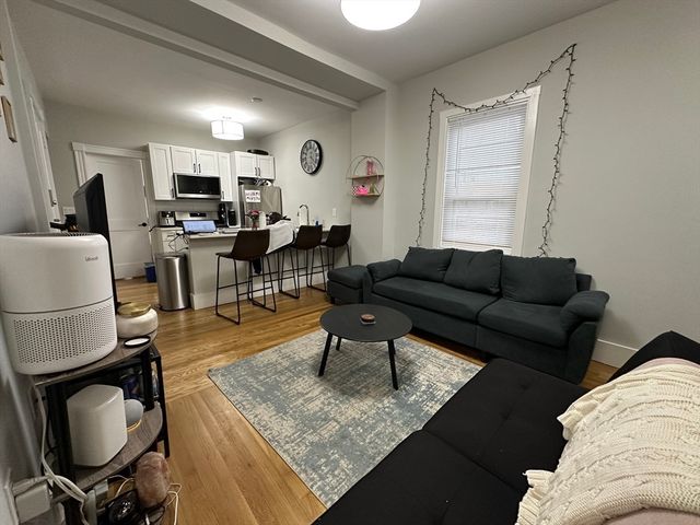 68 L St 1, Boston, MA 02127
