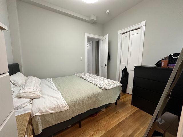 68 L St 1, Boston, MA 02127