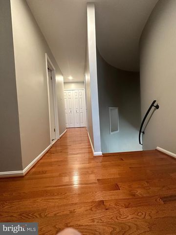 9408 DELANCEY DR, Vienna, VA 22182