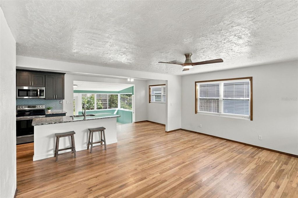 Image 13 of property listing at 4479 FAIRVIEW AVENUE, Orlando, FL 32804