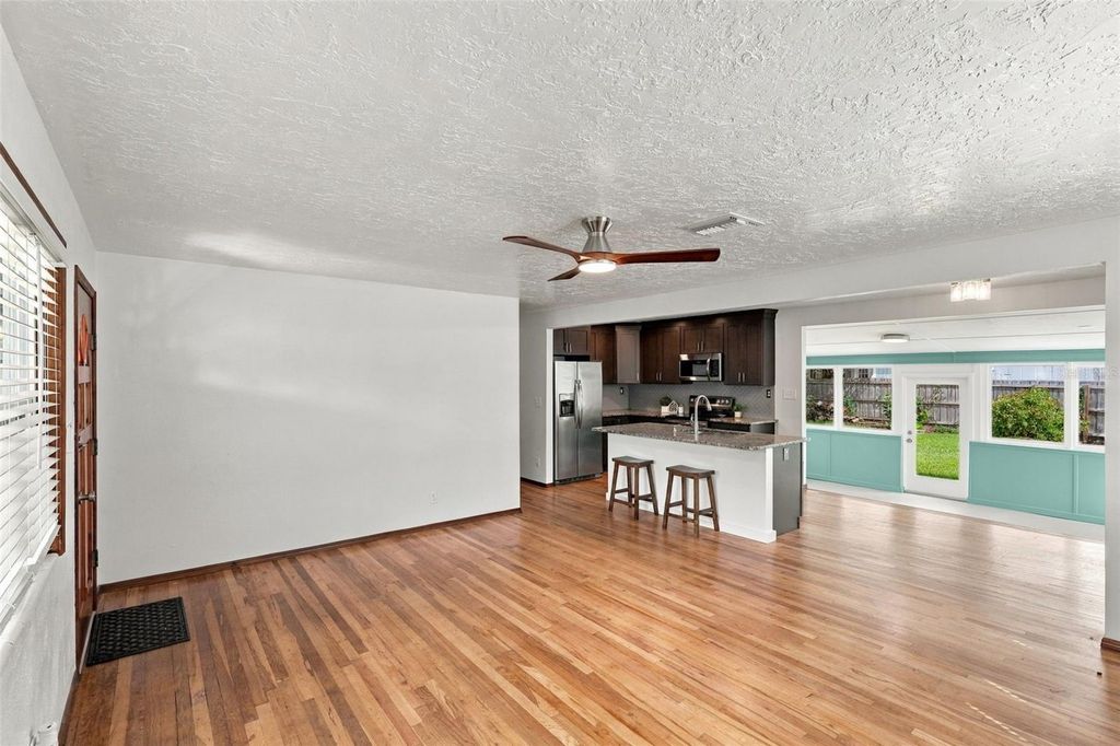 Image 14 of property listing at 4479 FAIRVIEW AVENUE, Orlando, FL 32804