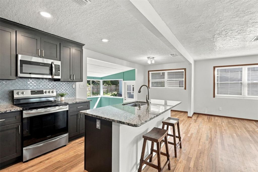 Image 19 of property listing at 4479 FAIRVIEW AVENUE, Orlando, FL 32804