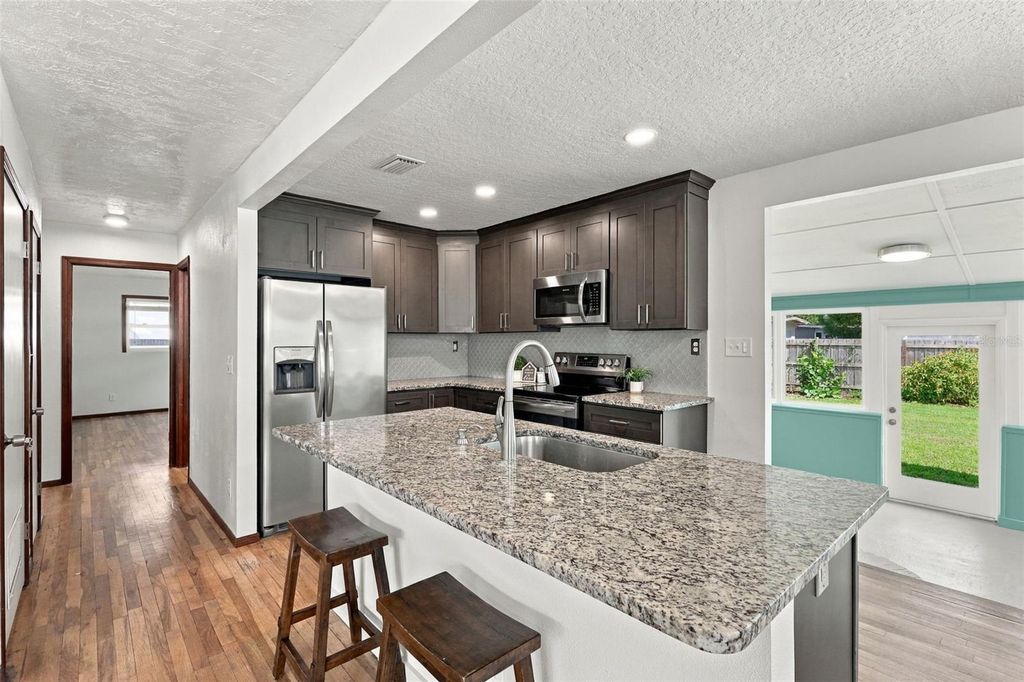 Image 20 of property listing at 4479 FAIRVIEW AVENUE, Orlando, FL 32804