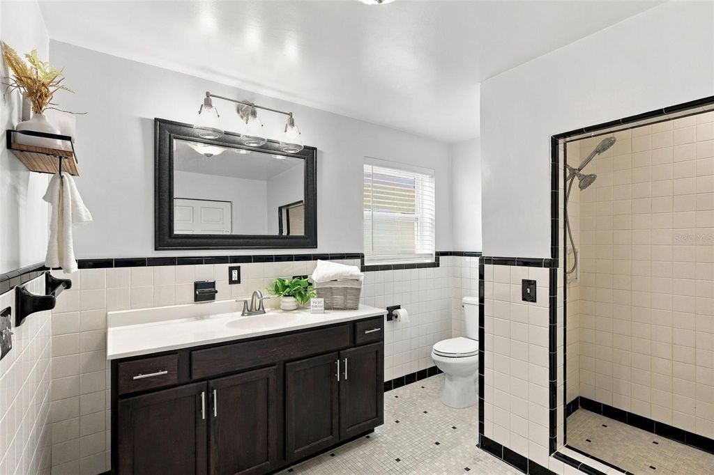 Image 32 of property listing at 4479 FAIRVIEW AVENUE, Orlando, FL 32804