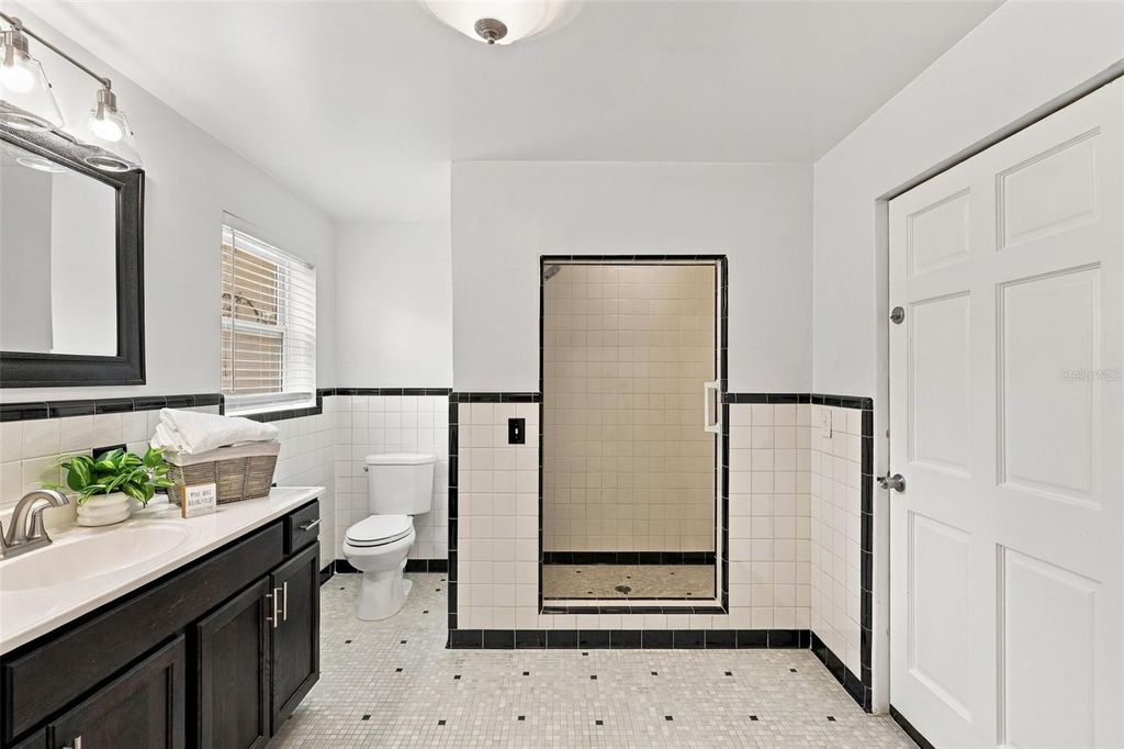 Image 33 of property listing at 4479 FAIRVIEW AVENUE, Orlando, FL 32804