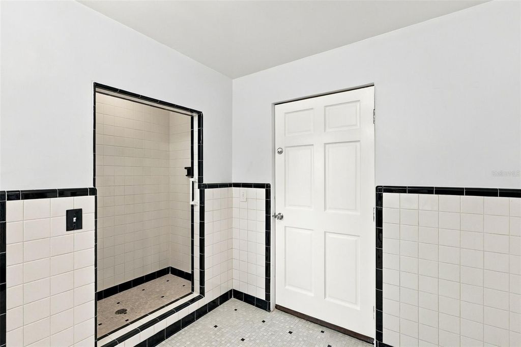Image 34 of property listing at 4479 FAIRVIEW AVENUE, Orlando, FL 32804