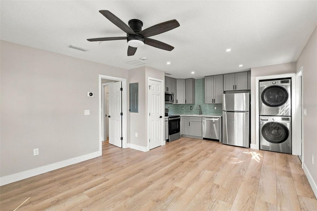 Image 36 of property listing at 4479 FAIRVIEW AVENUE, Orlando, FL 32804