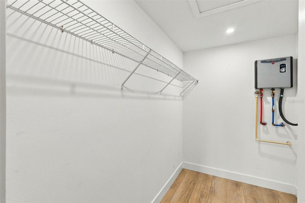 Image 40 of property listing at 4479 FAIRVIEW AVENUE, Orlando, FL 32804