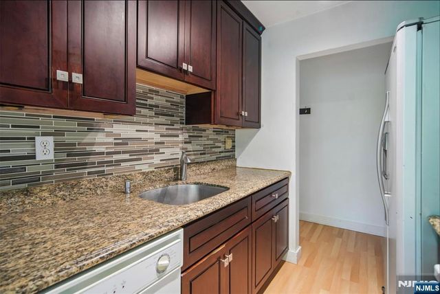 100 Pierson Miller Drive F21, Pompton Lakes, NJ 07442