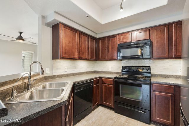 750 E NORTHERN Avenue 2051, Phoenix, AZ 85020