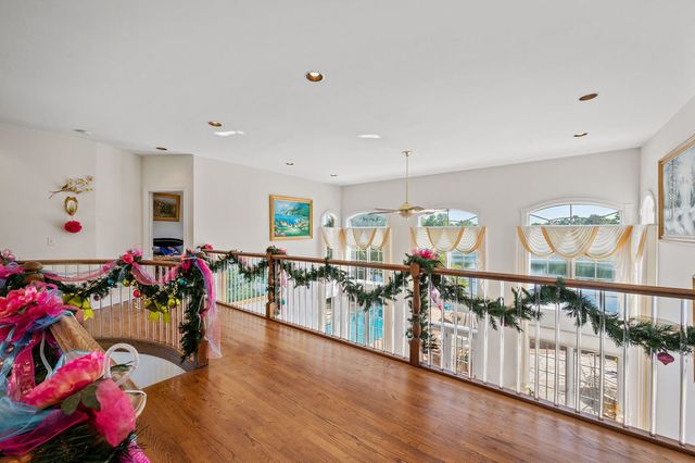 28951 Forest Lake Lane, Libertyville, IL 60048